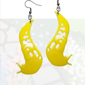 Poppy And Puddin Crafts Banana Slug Earrings. New